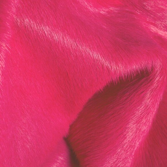Natural Home Decor Geneva Cowhide Rug | 1-Piece | Soft pink | 6\'x7\'